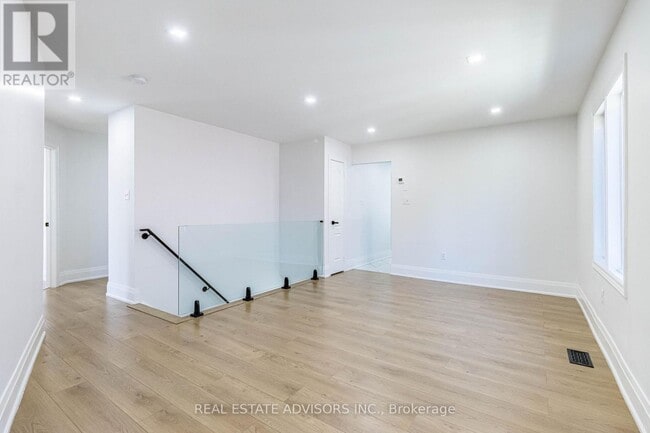 Photo du bâtiment - 74 Pinebrook Cir