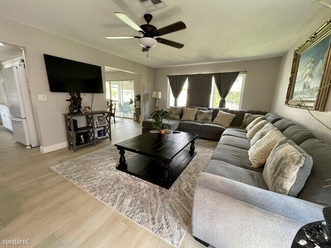 Building Photo - 2 br, 2 bath House - 4467 Pine Park Cir