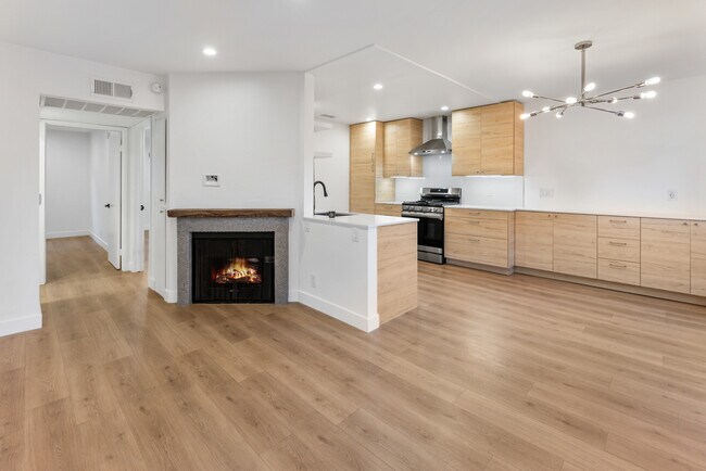 Building Photo - 5302 Cahuenga Blvd