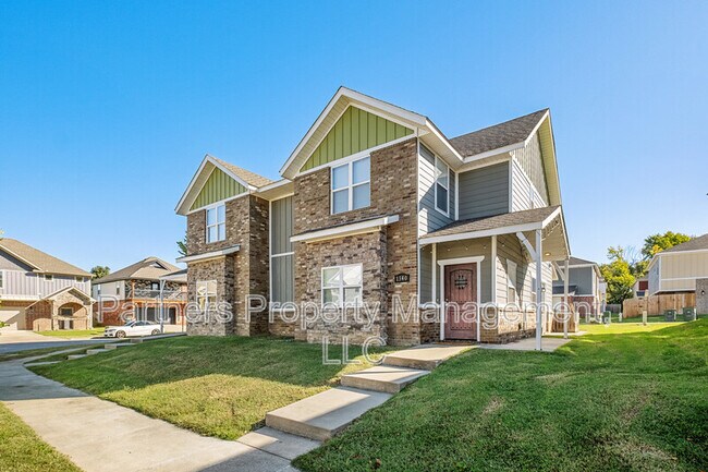 Building Photo - 1340 N Sicily Ln
