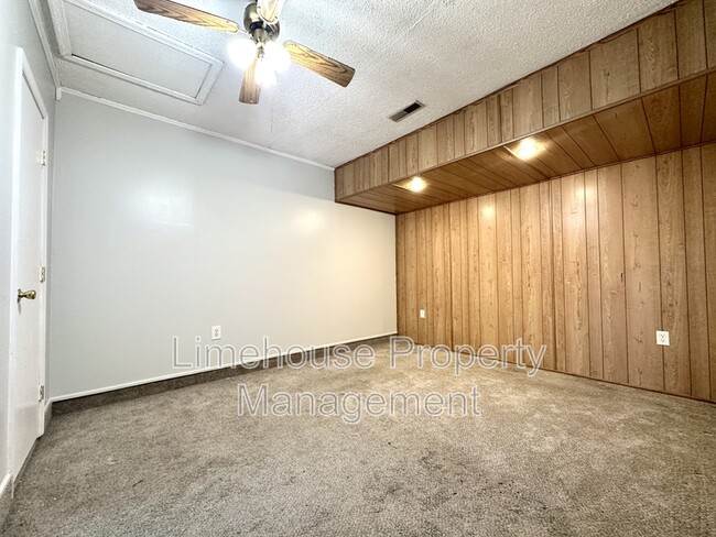 Foto del edificio - 4916 Ruth Rd