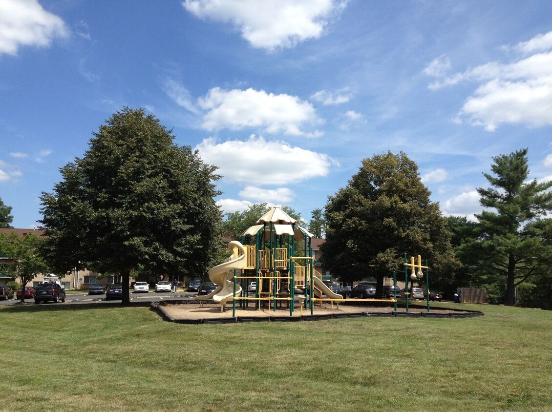 Admiral Place Apartments Suitland, MD