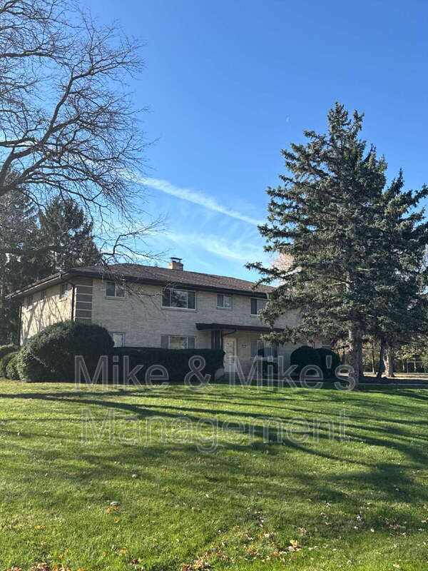 Building Photo - 15315 Marilyn Dr