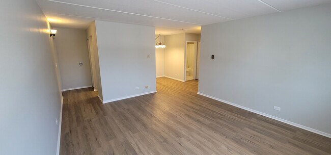 Building Photo - 38 Lathrop Ave