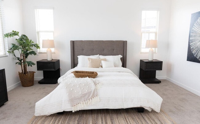 Building Photo - 2340 E Marguerite Ave