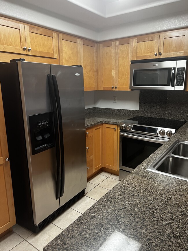 Stainless Steel appliances - 92-1512 Aliinui Dr