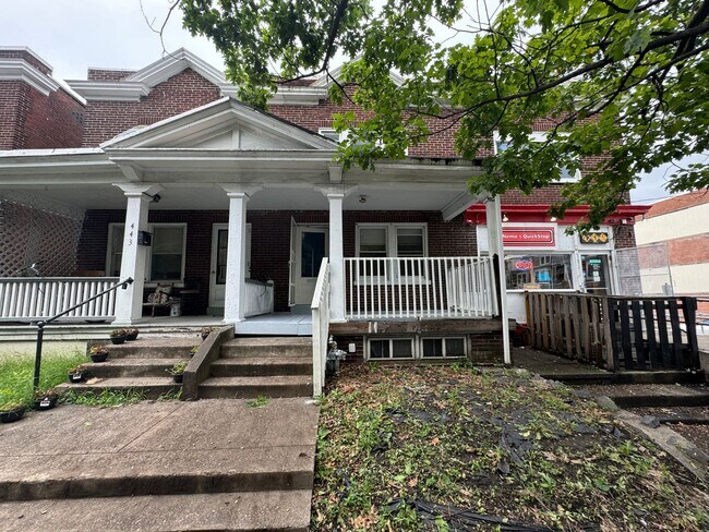 Building Photo - 3 Bedroom Single Family Home in Harrisburg!
