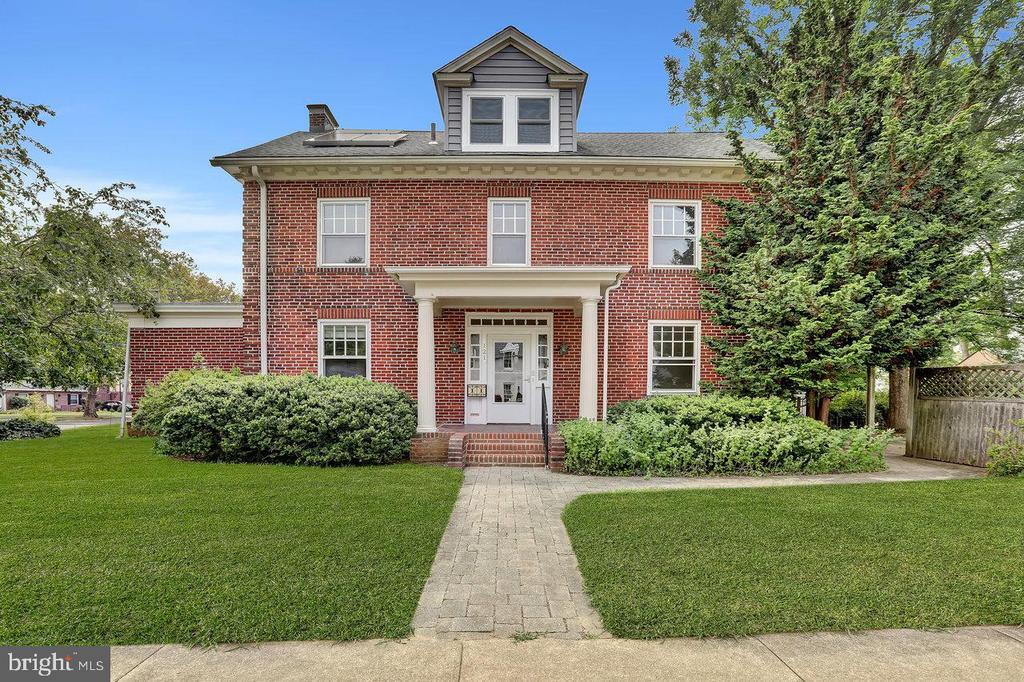 Primary Photo - 121 Kensington Ave