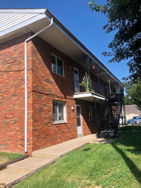 Building Photo - 204 S Donk Ave