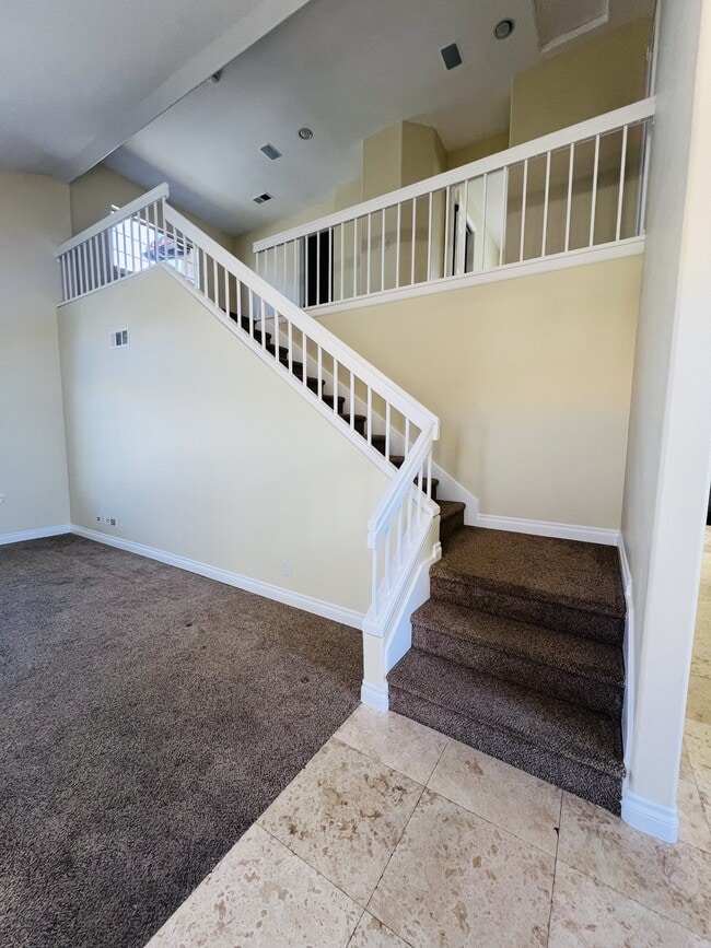 Building Photo - 25183 Parkcrest Dr