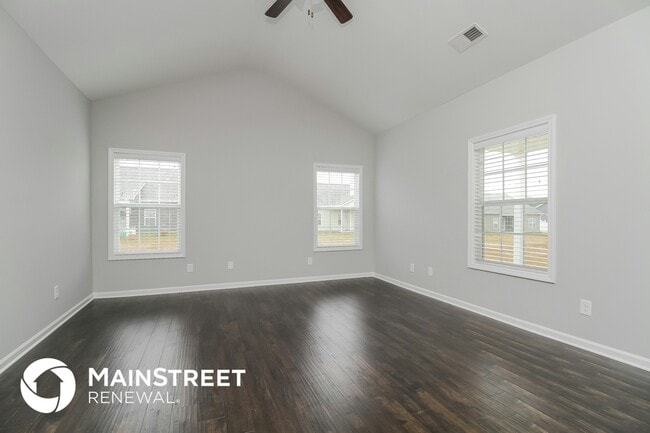 Building Photo - 707 Mitscher Dr