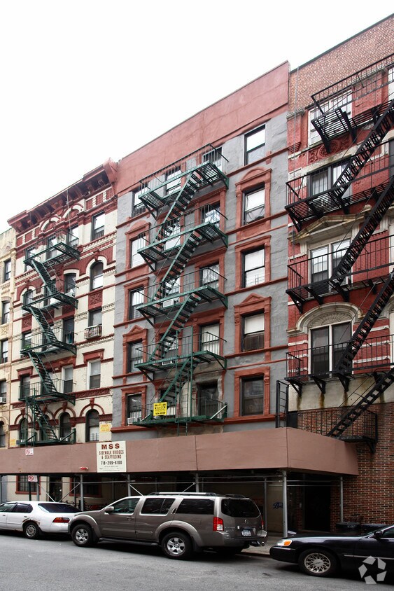 Primary Photo - 170 Henry St
