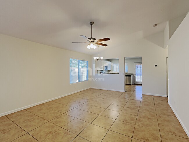 Foto del edificio - 25753 W Winslow Ave