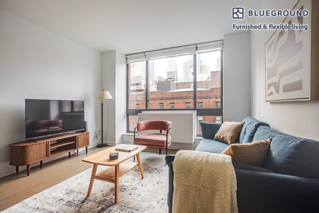 Building Photo - 500 W 56th St