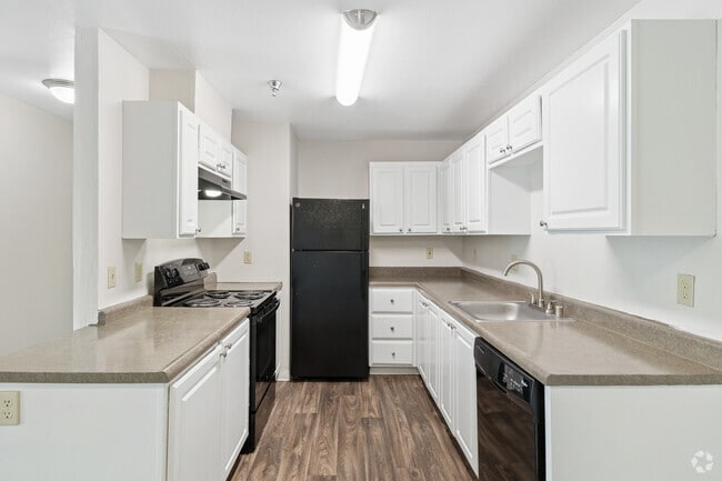 The Del Mar 3BR, 2BA - 1,188SF - Kitchen - Arnada Pointe