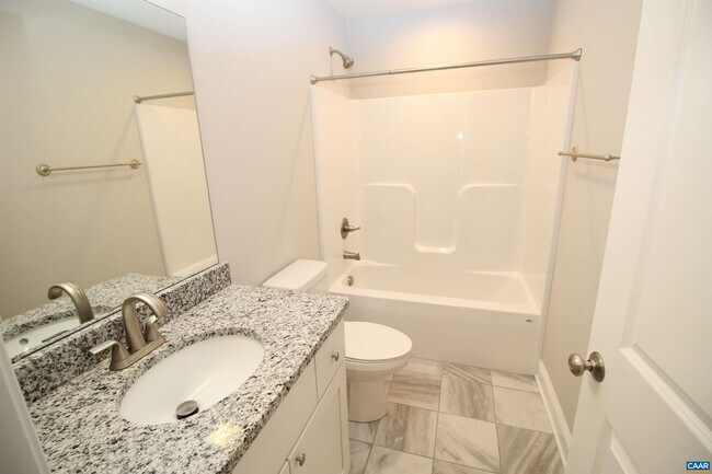 Foto del edificio - 269 Jocelyn Ln