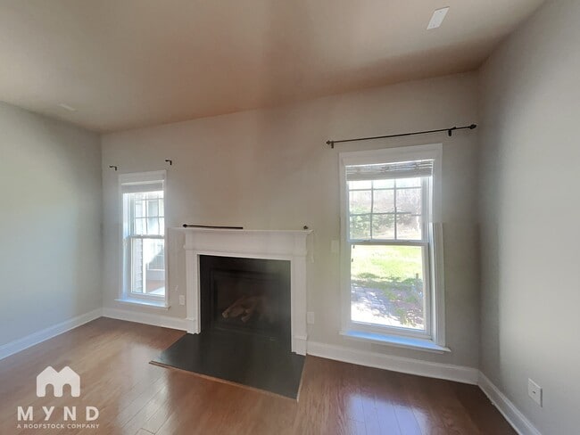 Foto del edificio - 1101 Forest Willow Ln