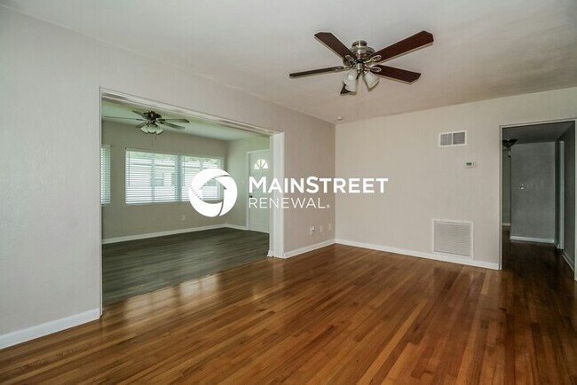 Foto del edificio - 3 Bedroom Pet-Friendly Home in Winter Park, FL with Main Street Renewal
