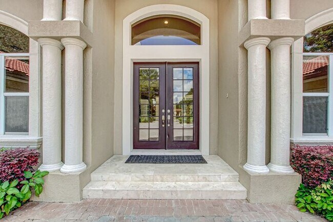 Foto del edificio - Stunning 5-Bedroom Pool Home on Nearly 2 Acres!