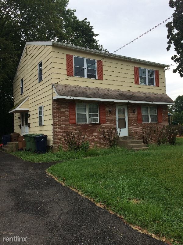 Primary Photo - 16 Douglas St