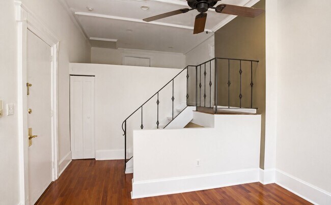 Foto del edificio - Spacious 2-Bedroom Apartment in Prime Fairmount Location | Pet Friendly
