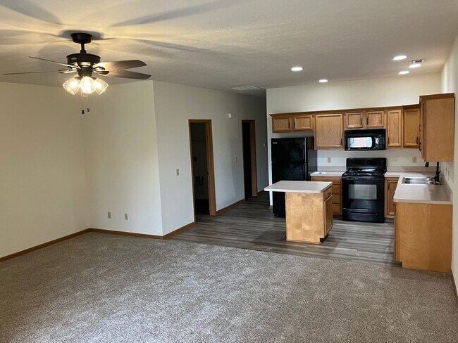 Foto del edificio - Modern & Spacious 2-Bedroom Ranch Condo – ...
