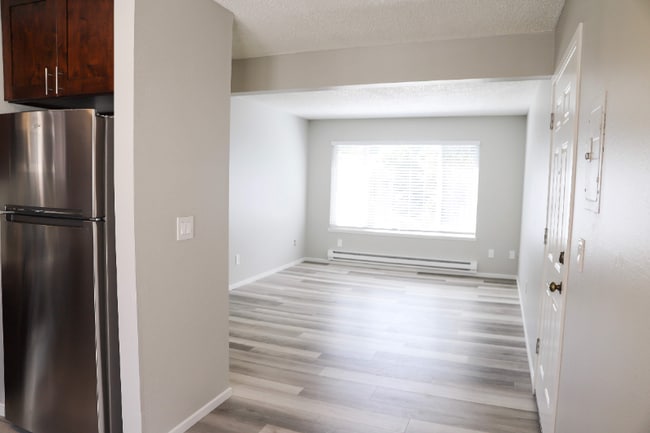 Foto del edificio - 11025 16th Ave SW
