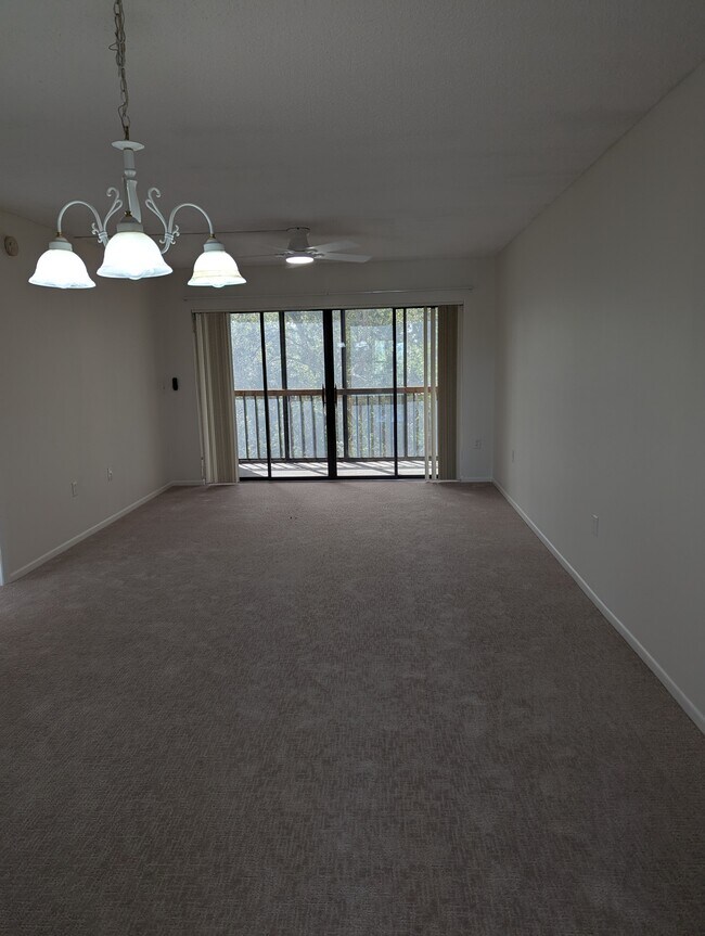 Sala de estar - 515 30th Ave W