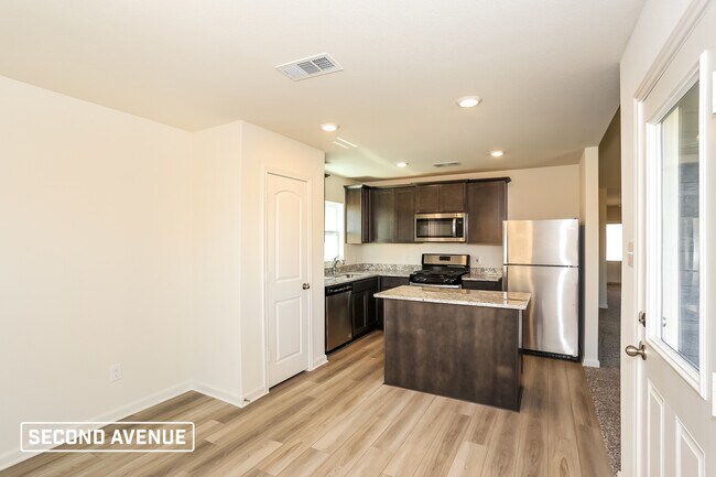 Foto del edificio - 1304 Woodwinds Dr