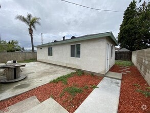 Building Photo - 1241 W St Anne Pl
