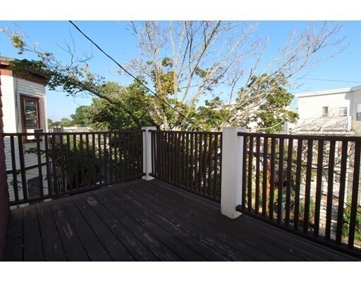 Foto del edificio - 34 Belknap St