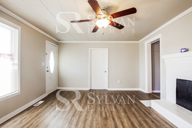 Building Photo - Spacious 3BR Home Awaits You!