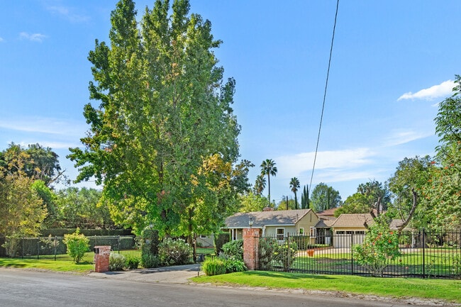 Building Photo - 8757 Encino Ave Building Photo - 8757 Encino Ave