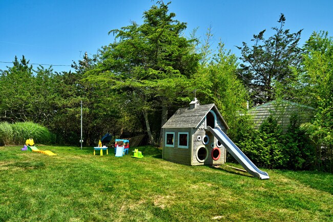 Foto del edificio - 52 Clinton Academy Ln