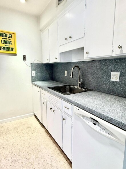 Photo - 128 Venetian Dr House