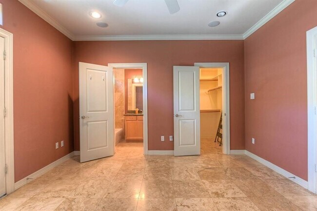 Foto del edificio - 2406 Wroxton Rd