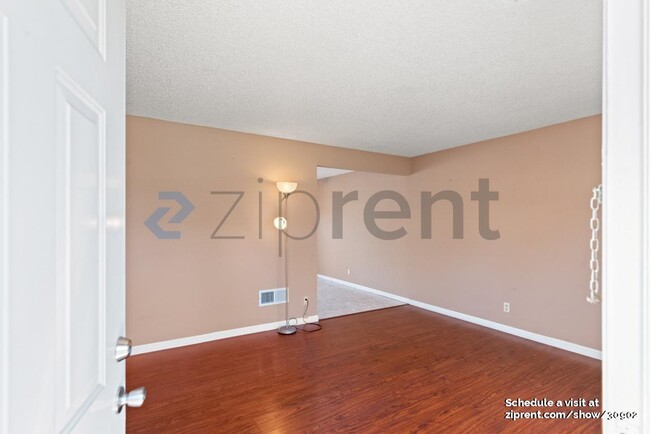 Building Photo - 27561 Stromberg Ct