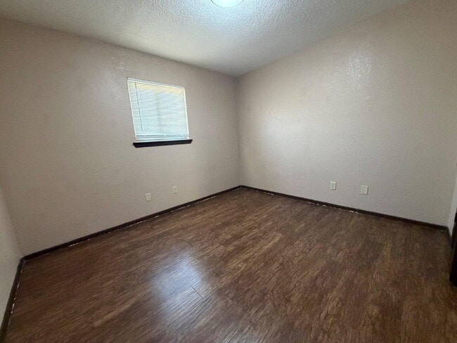 Building Photo - 226 Cherry St