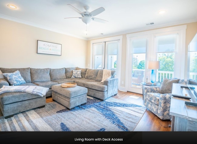 Building Photo - PERFECT "WORK FROM HOME" LOCATION TO ESCAPE THE WINTER