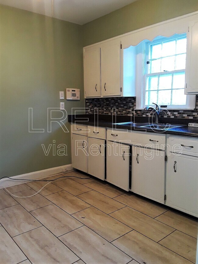 Foto del edificio - 1025 Carlisle Ave