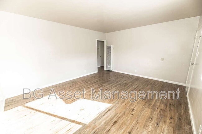 Building Photo - 22815 Grand St