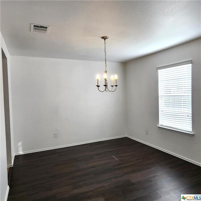 Building Photo - 411 Taurus Dr