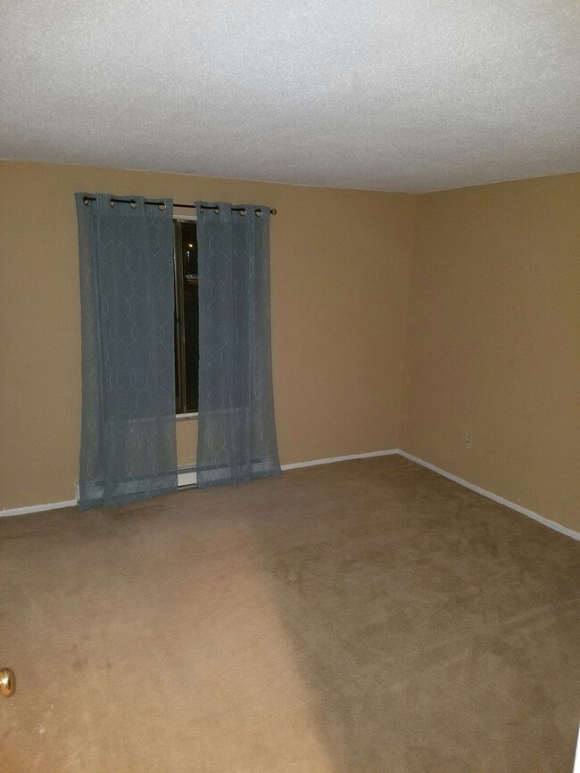 130 Coe Ave Unit 21, East Haven, CT 06512 Condo for Rent in East