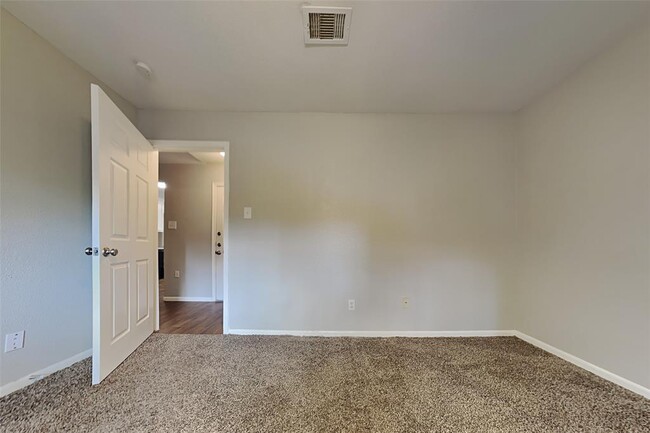 Building Photo - 2730 Longleaf Pines Ln