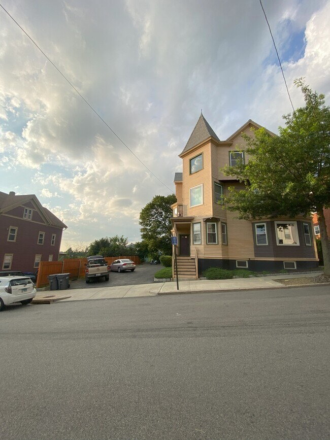 Foto del edificio - 42 Cypress St