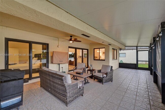 Building Photo - 465 NW 95th Ave