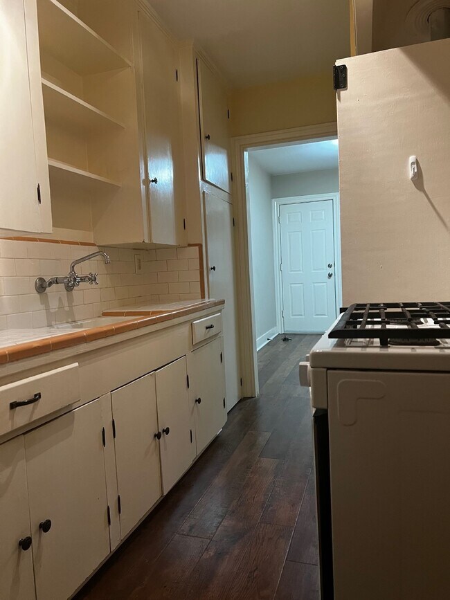 Kitchen 2 - 6601 Meadowlawn St