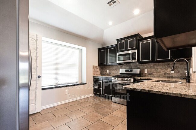 Photo - 8037 Waters Edge Way House