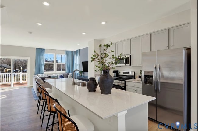 Foto del edificio - 6117 Primrose Path Rd