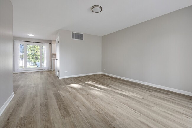 Foto del edificio - 1031 Maple Ln